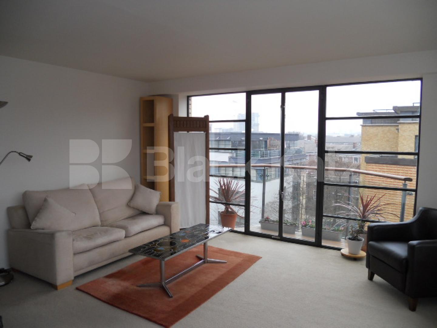 			MODERN 2 BEDROOM APARTMENT IN A PORTERED DEVELOPMENT, 2 Bedroom, 1 bath, 1 reception Flat			 Ice Wharf, KINGS CROSS 
